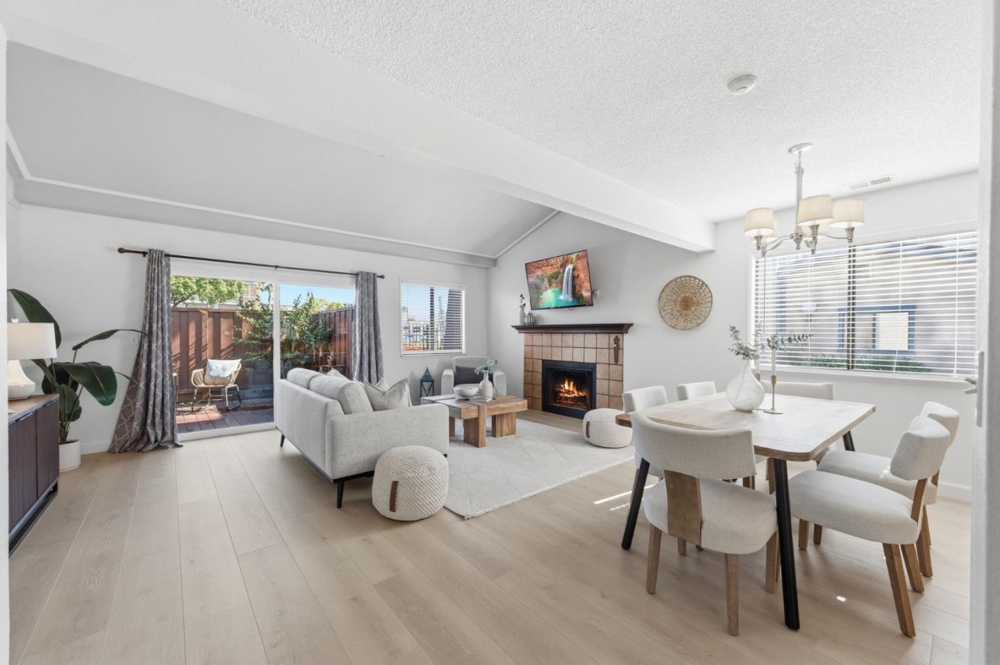 Detail Gallery Image 2 of 27 For 6023 Joaquin Murieta Ave a,  Newark,  CA 94560 - 3 Beds | 2 Baths