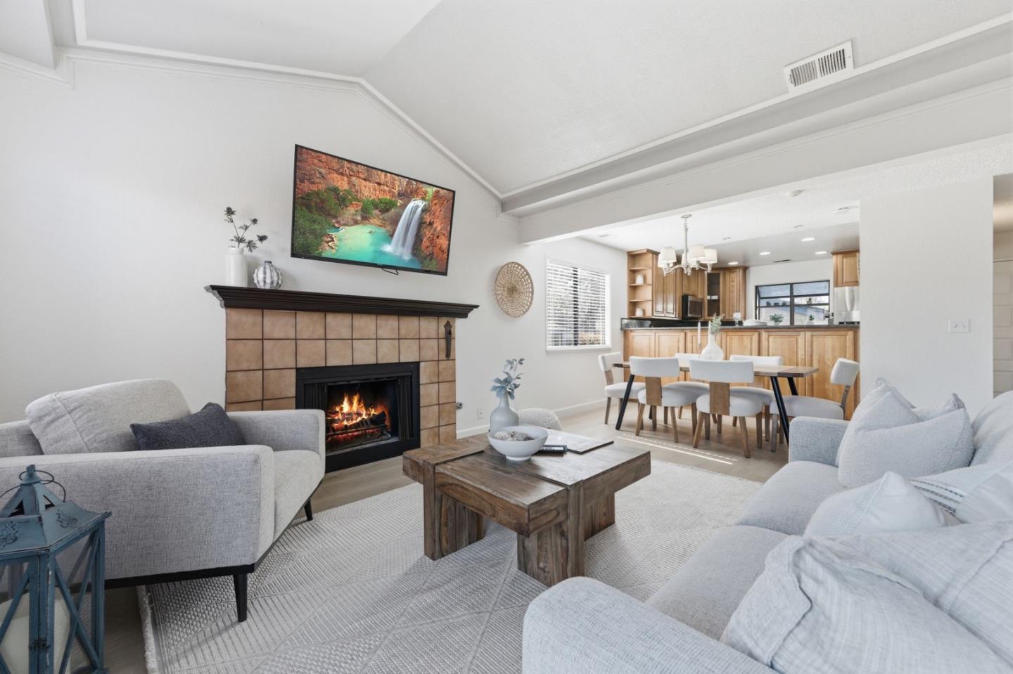 Detail Gallery Image 4 of 27 For 6023 Joaquin Murieta Ave a,  Newark,  CA 94560 - 3 Beds | 2 Baths