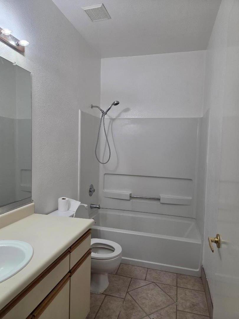 Detail Gallery Image 10 of 14 For 1256 Stanhope Ln #251,  Hayward,  CA 94545 - 2 Beds | 2 Baths