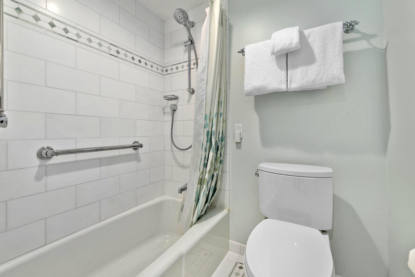 Detail Gallery Image 19 of 43 For 1200 Woodland Ave, Menlo Park,  CA 94025 - 3 Beds | 2 Baths