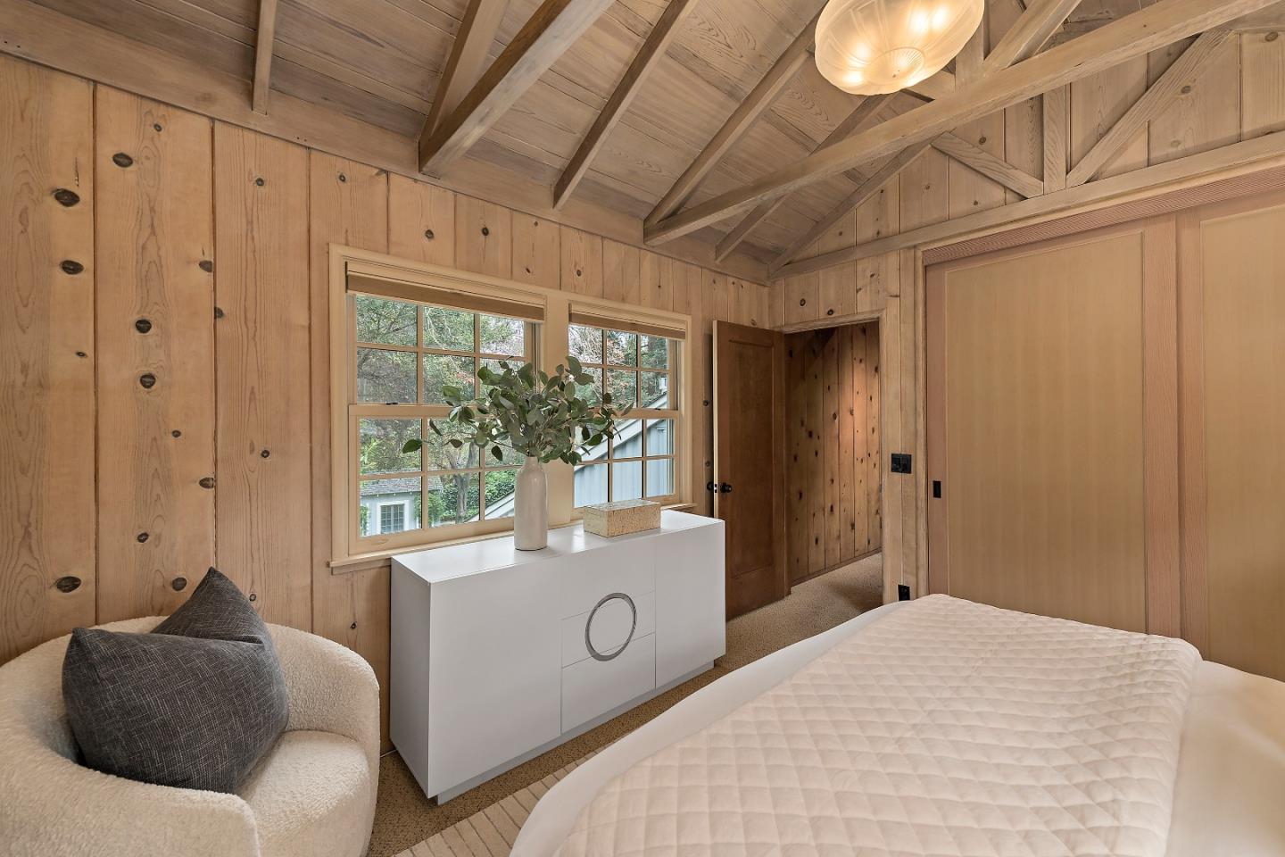 Detail Gallery Image 23 of 43 For 1200 Woodland Ave, Menlo Park,  CA 94025 - 3 Beds | 2 Baths