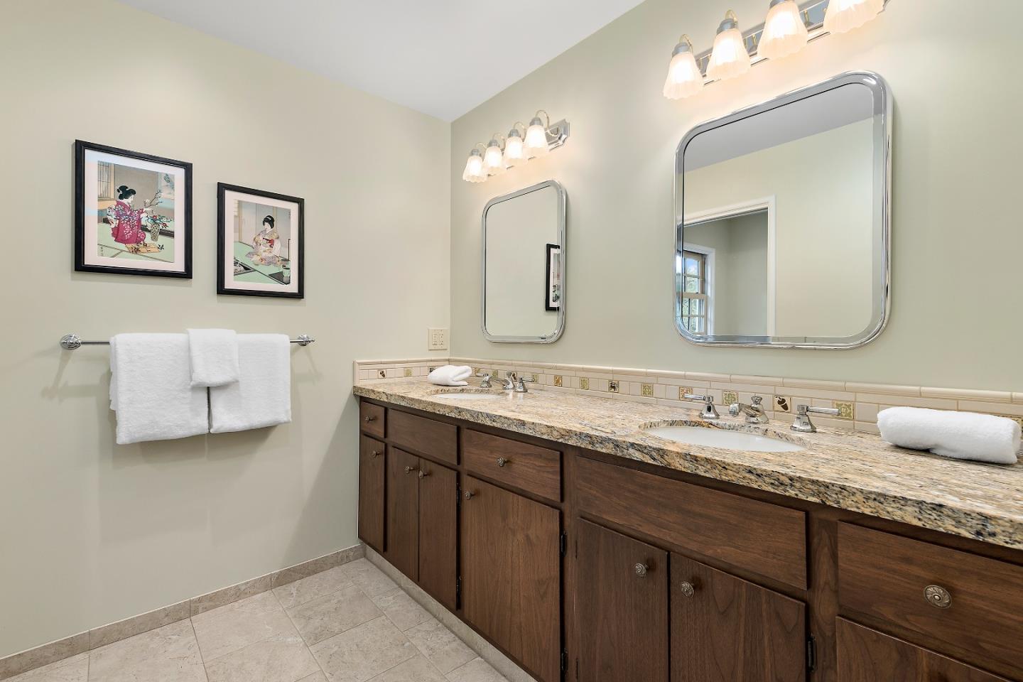 Detail Gallery Image 24 of 43 For 1200 Woodland Ave, Menlo Park,  CA 94025 - 3 Beds | 2 Baths