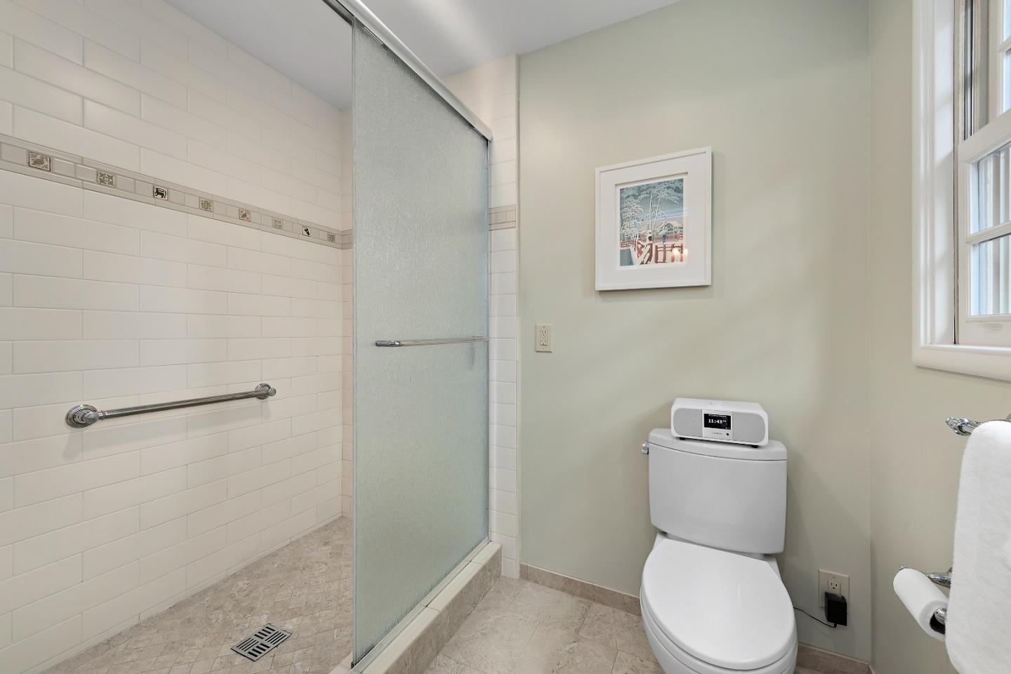 Detail Gallery Image 25 of 43 For 1200 Woodland Ave, Menlo Park,  CA 94025 - 3 Beds | 2 Baths