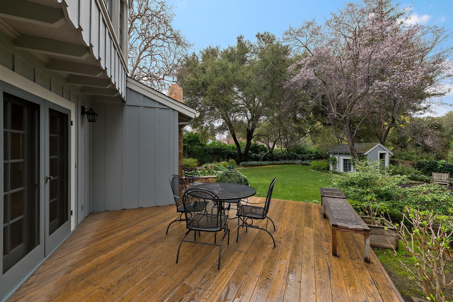 Detail Gallery Image 34 of 43 For 1200 Woodland Ave, Menlo Park,  CA 94025 - 3 Beds | 2 Baths