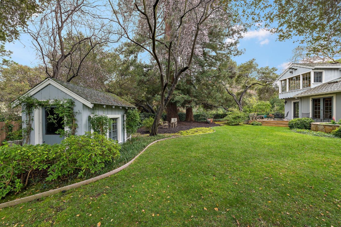 Detail Gallery Image 36 of 43 For 1200 Woodland Ave, Menlo Park,  CA 94025 - 3 Beds | 2 Baths