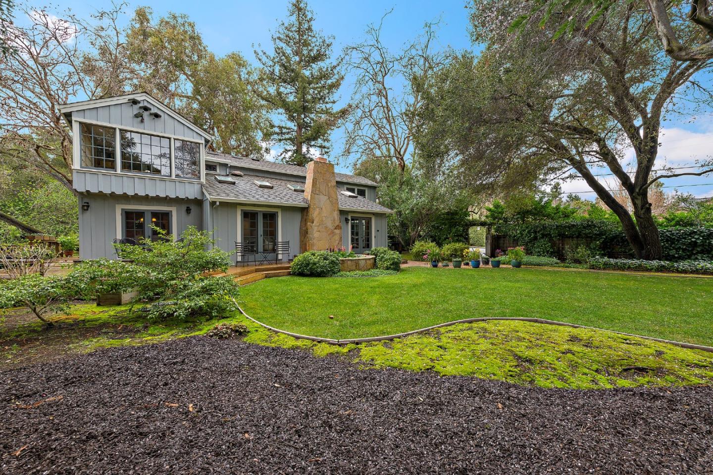 Detail Gallery Image 38 of 43 For 1200 Woodland Ave, Menlo Park,  CA 94025 - 3 Beds | 2 Baths