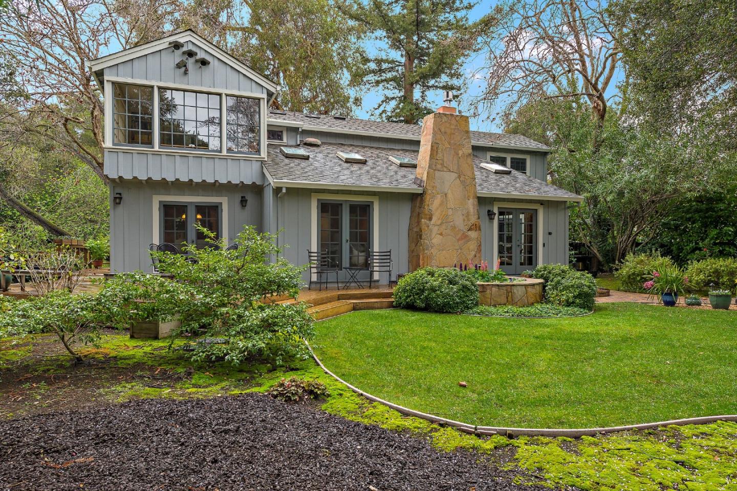 Detail Gallery Image 39 of 43 For 1200 Woodland Ave, Menlo Park,  CA 94025 - 3 Beds | 2 Baths