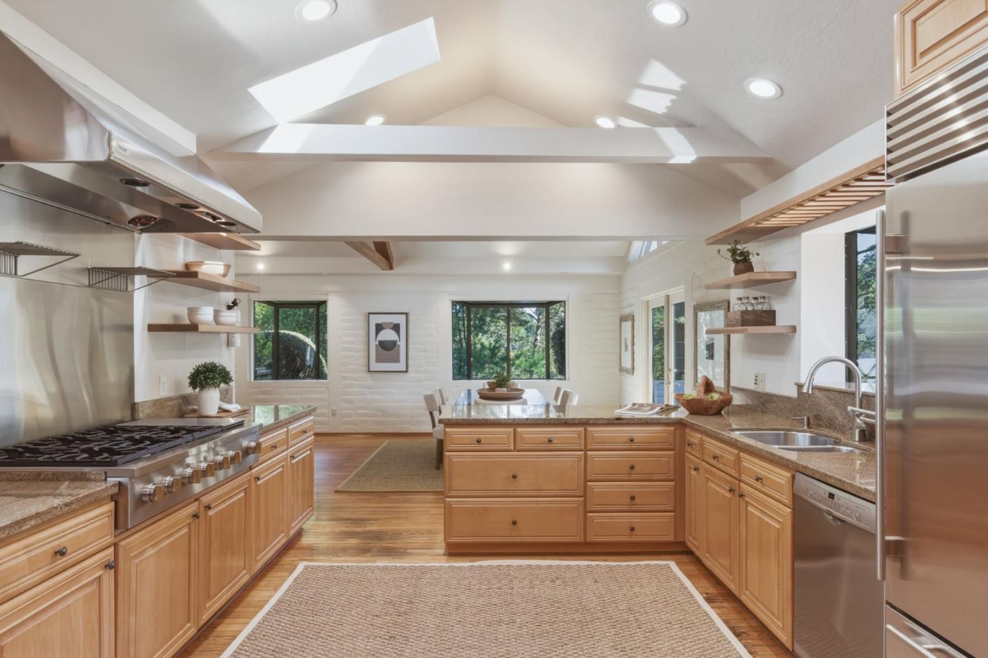 Detail Gallery Image 13 of 39 For 507 Aguajito Rd, Carmel,  CA 93923 - 3 Beds | 3/1 Baths