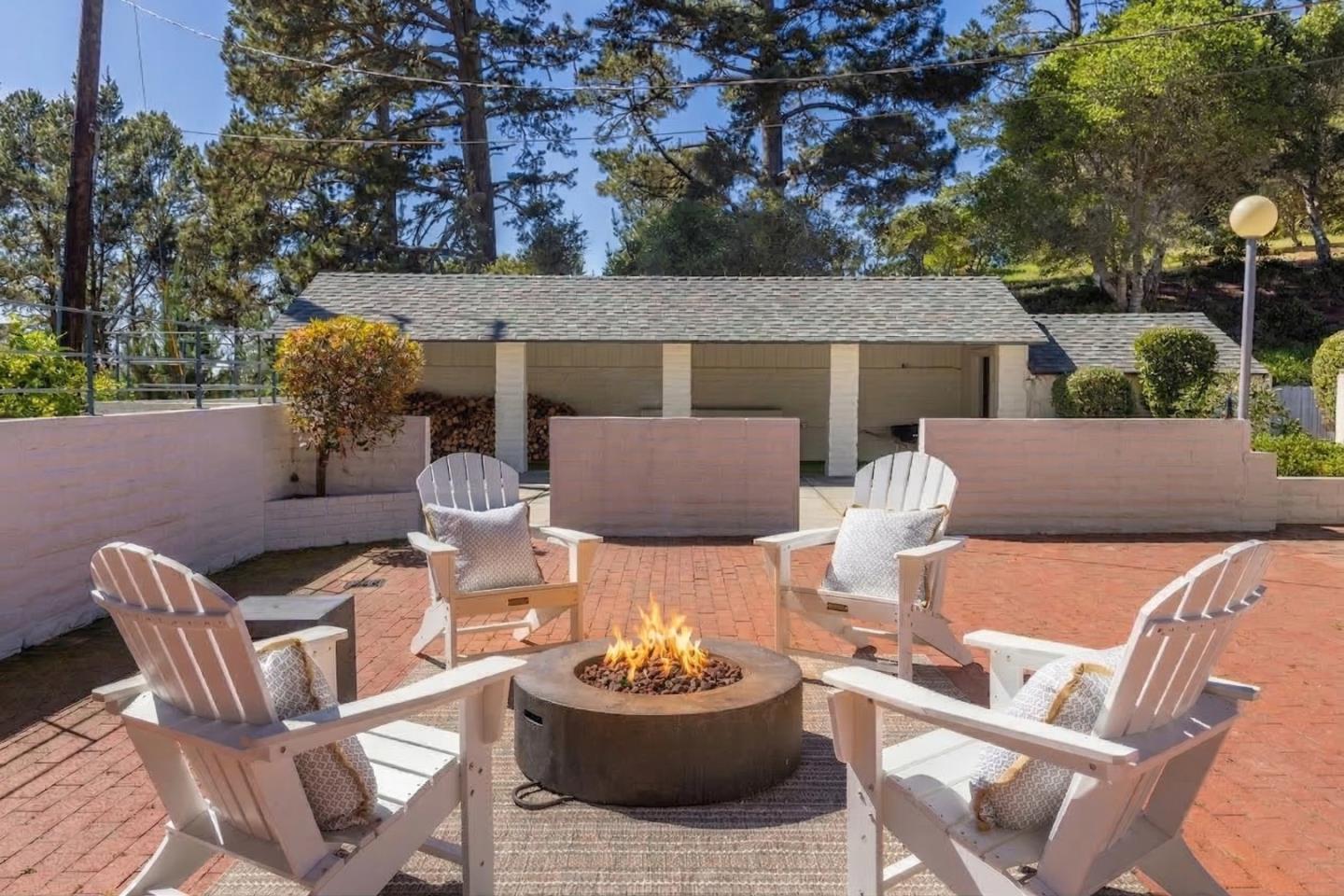 Detail Gallery Image 15 of 39 For 507 Aguajito Rd, Carmel,  CA 93923 - 3 Beds | 3/1 Baths