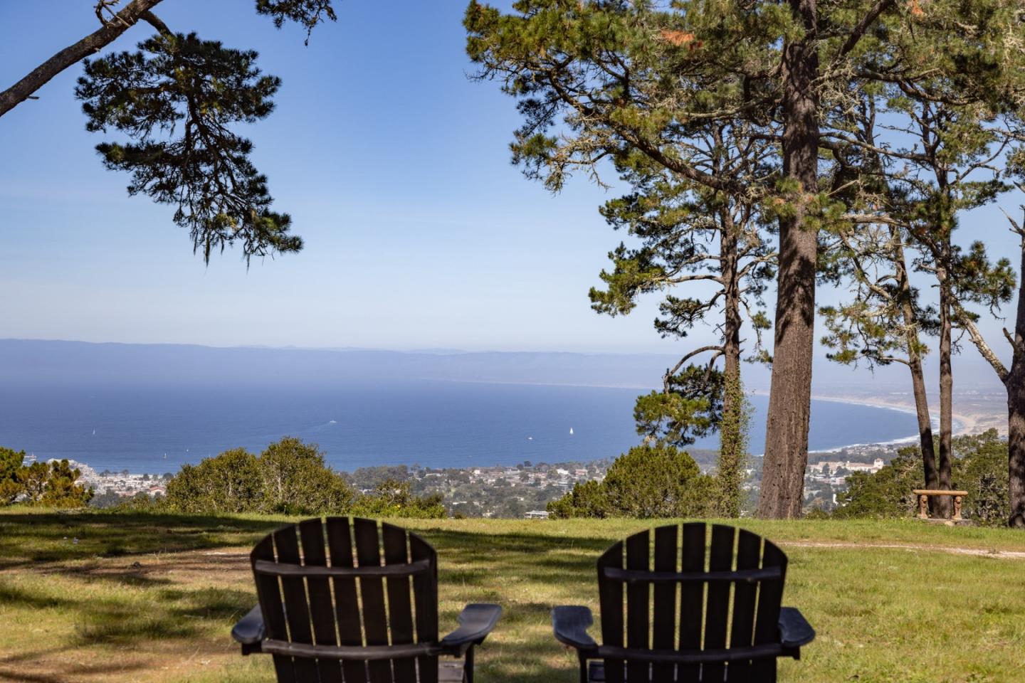 Detail Gallery Image 2 of 39 For 507 Aguajito Rd, Carmel,  CA 93923 - 3 Beds | 3/1 Baths