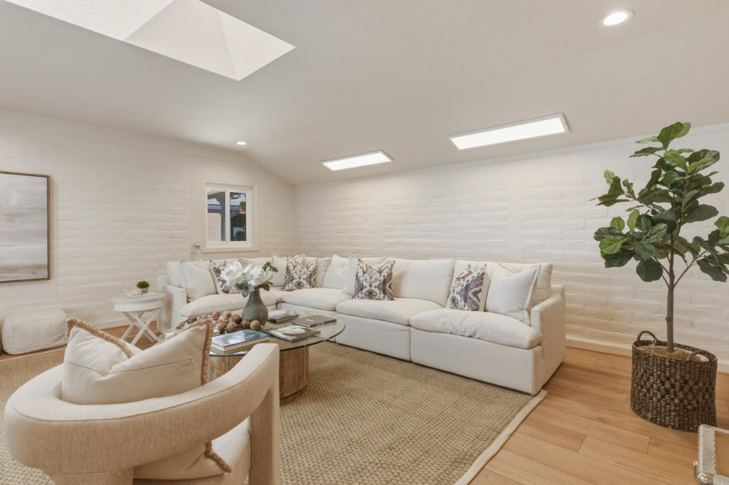 Detail Gallery Image 27 of 39 For 507 Aguajito Rd, Carmel,  CA 93923 - 3 Beds | 3/1 Baths