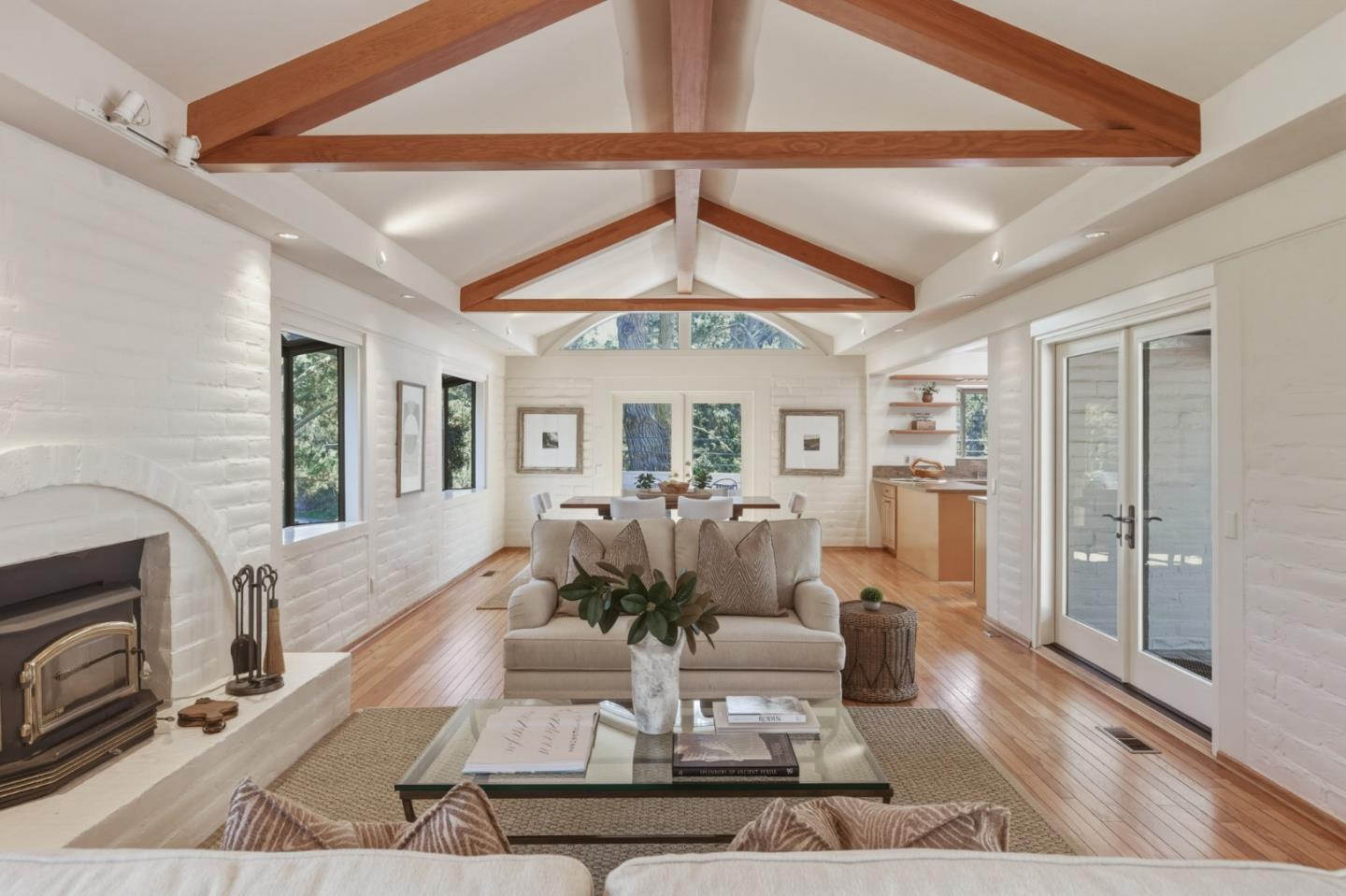 Detail Gallery Image 7 of 39 For 507 Aguajito Rd, Carmel,  CA 93923 - 3 Beds | 3/1 Baths