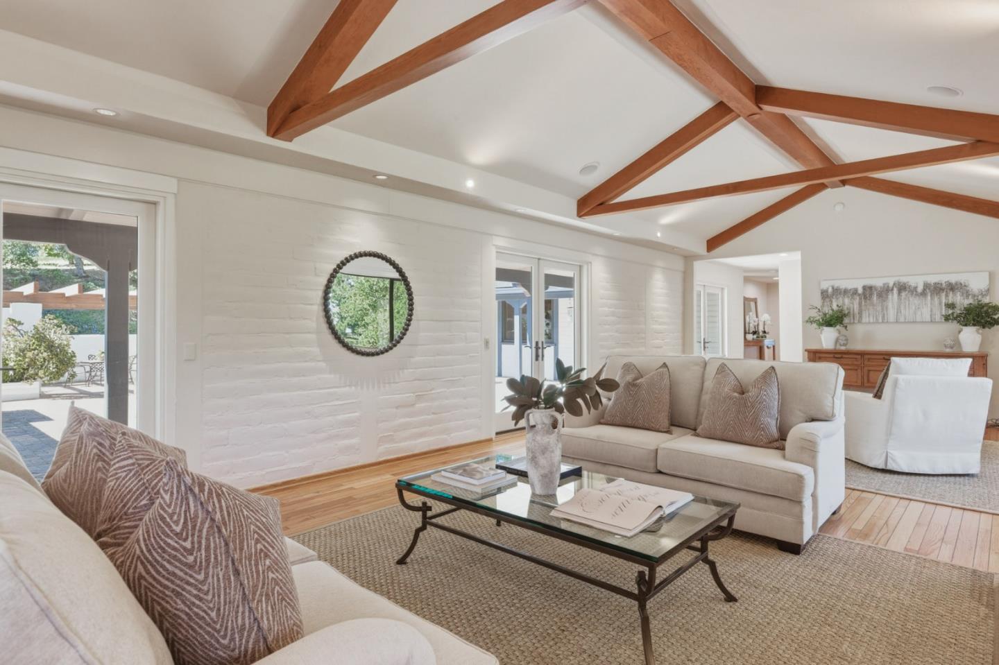 Detail Gallery Image 8 of 39 For 507 Aguajito Rd, Carmel,  CA 93923 - 3 Beds | 3/1 Baths