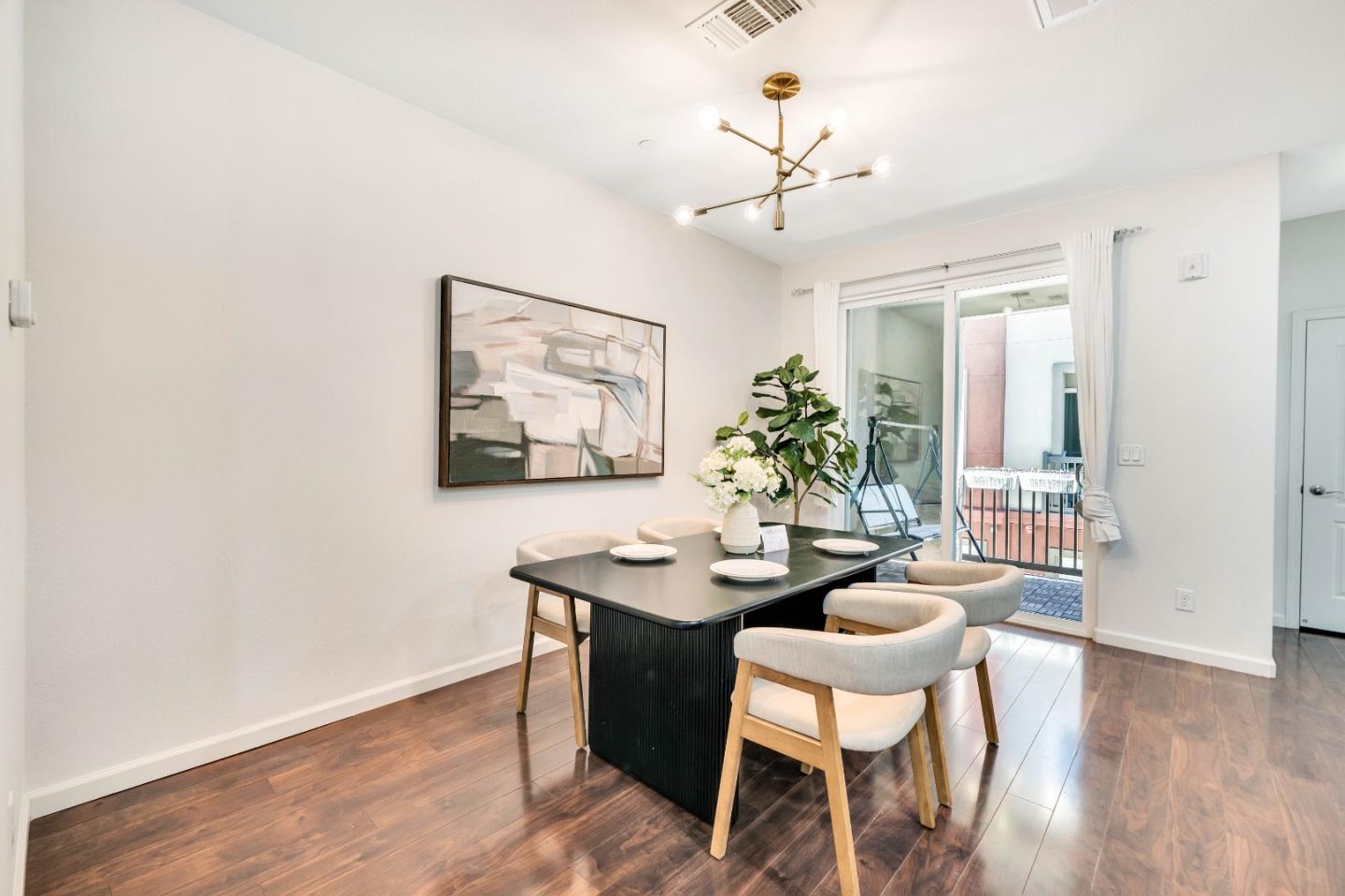 Detail Gallery Image 12 of 36 For 1391 Lee Pl, San Jose,  CA 95131 - 3 Beds | 2/1 Baths