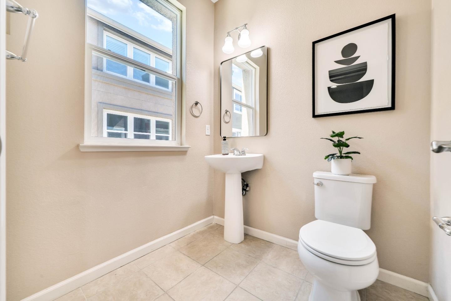 Detail Gallery Image 13 of 36 For 1391 Lee Pl, San Jose,  CA 95131 - 3 Beds | 2/1 Baths