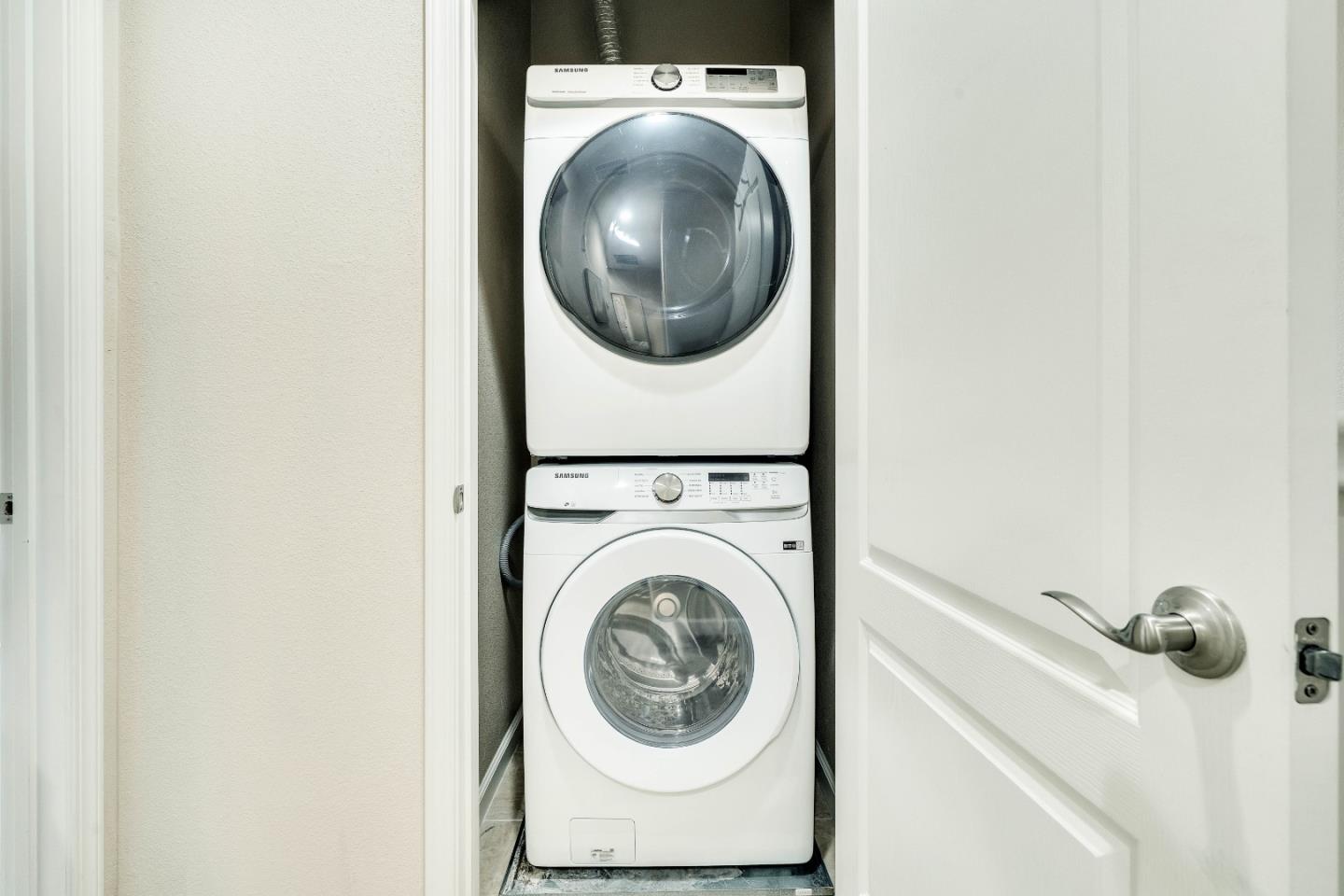 Detail Gallery Image 16 of 36 For 1391 Lee Pl, San Jose,  CA 95131 - 3 Beds | 2/1 Baths