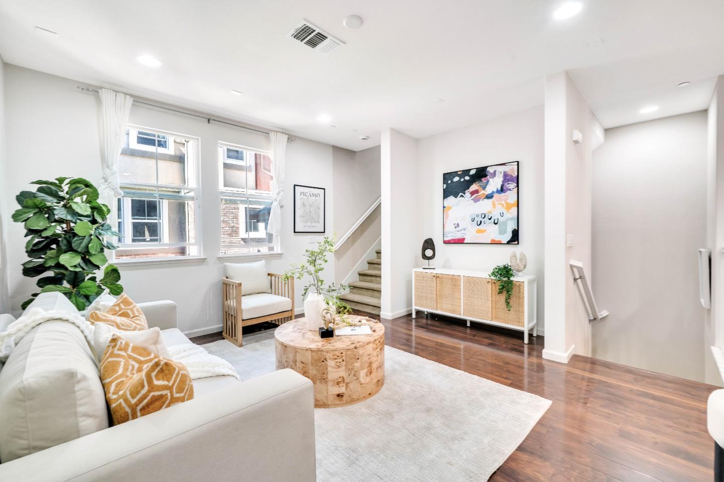 Detail Gallery Image 3 of 36 For 1391 Lee Pl, San Jose,  CA 95131 - 3 Beds | 2/1 Baths