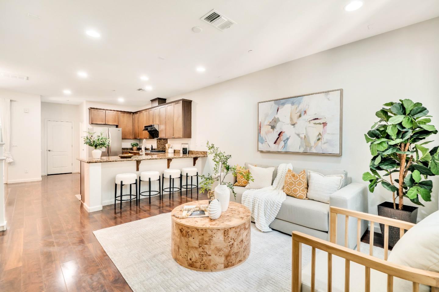 Detail Gallery Image 6 of 36 For 1391 Lee Pl, San Jose,  CA 95131 - 3 Beds | 2/1 Baths