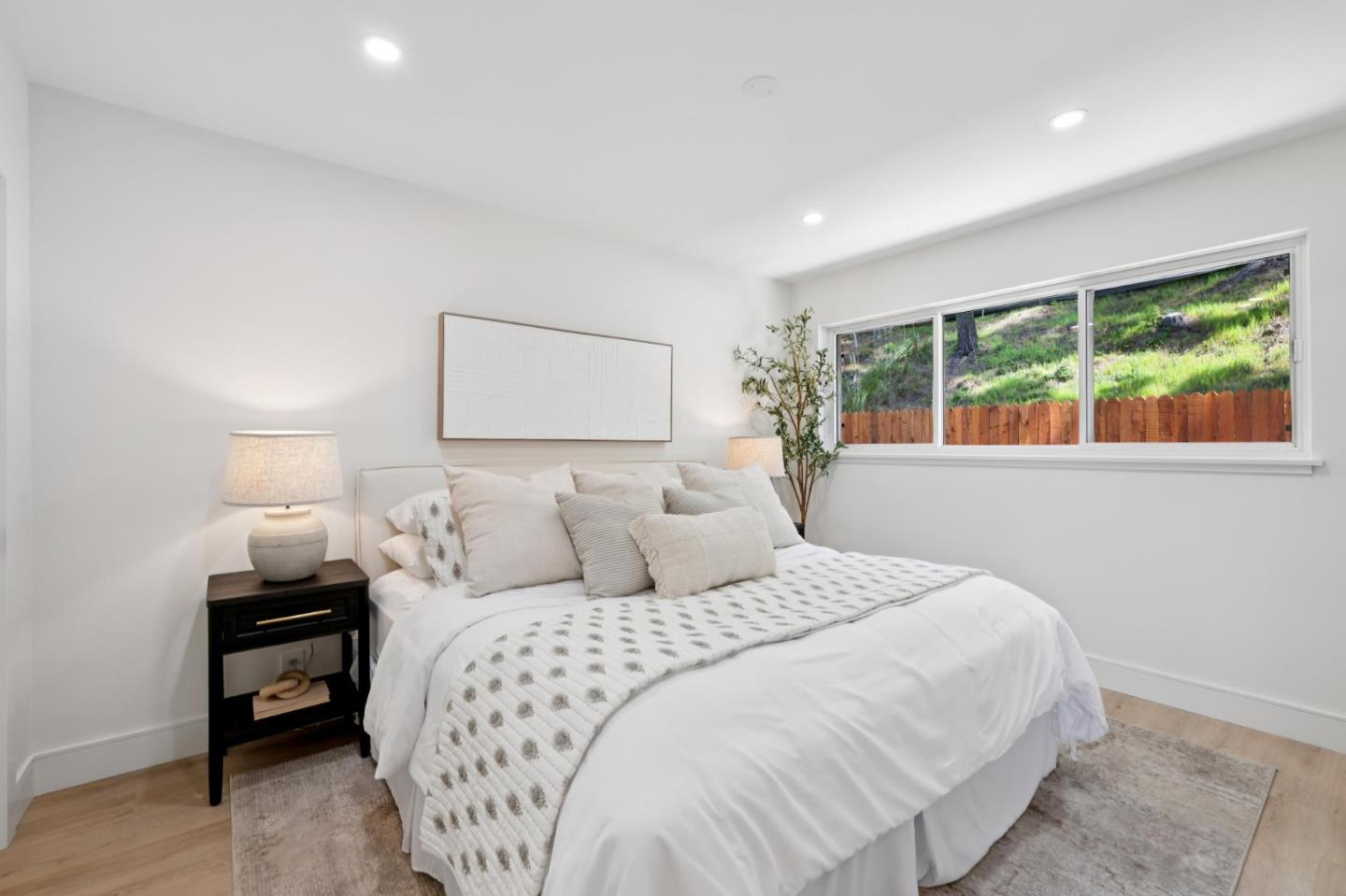 Detail Gallery Image 20 of 47 For 2 Celia Ct, Pacifica,  CA 94044 - 5 Beds | 3 Baths