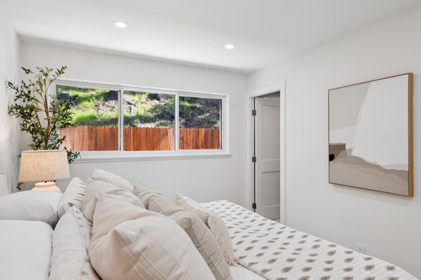 Detail Gallery Image 21 of 47 For 2 Celia Ct, Pacifica,  CA 94044 - 5 Beds | 3 Baths