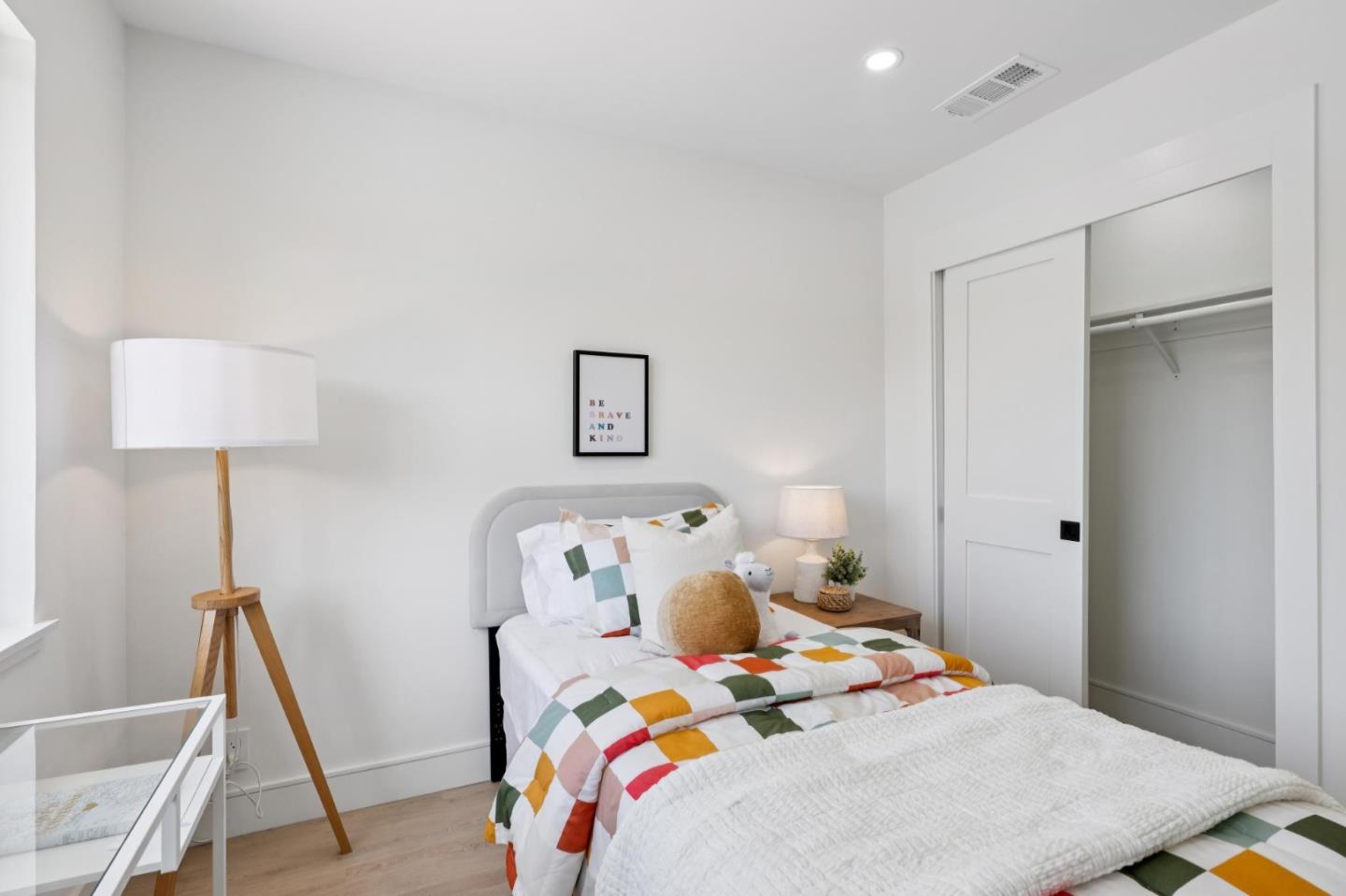 Detail Gallery Image 24 of 47 For 2 Celia Ct, Pacifica,  CA 94044 - 5 Beds | 3 Baths