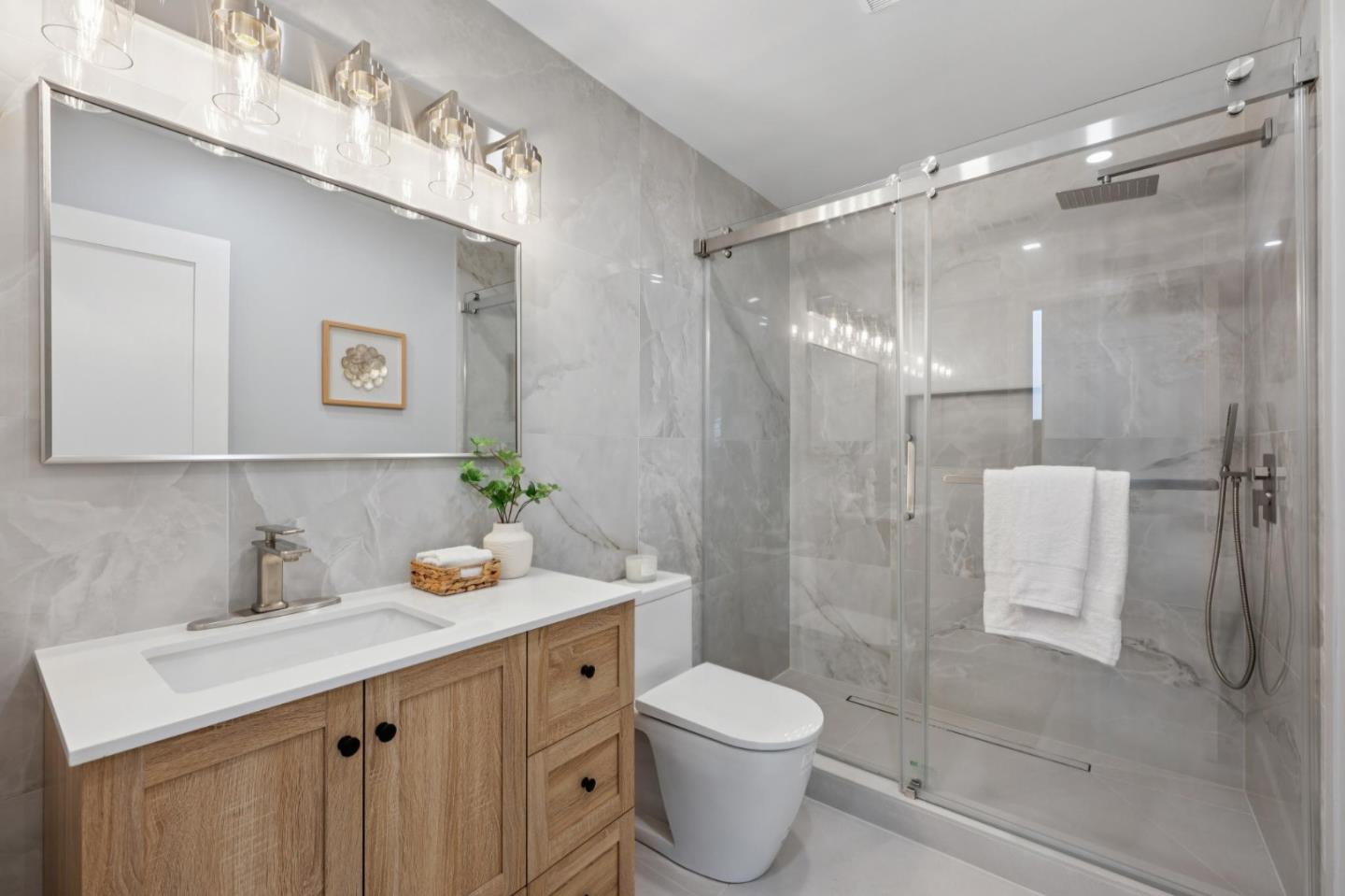 Detail Gallery Image 29 of 47 For 2 Celia Ct, Pacifica,  CA 94044 - 5 Beds | 3 Baths