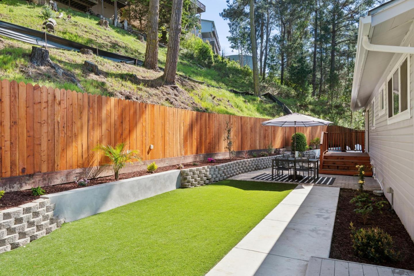 Detail Gallery Image 34 of 47 For 2 Celia Ct, Pacifica,  CA 94044 - 5 Beds | 3 Baths