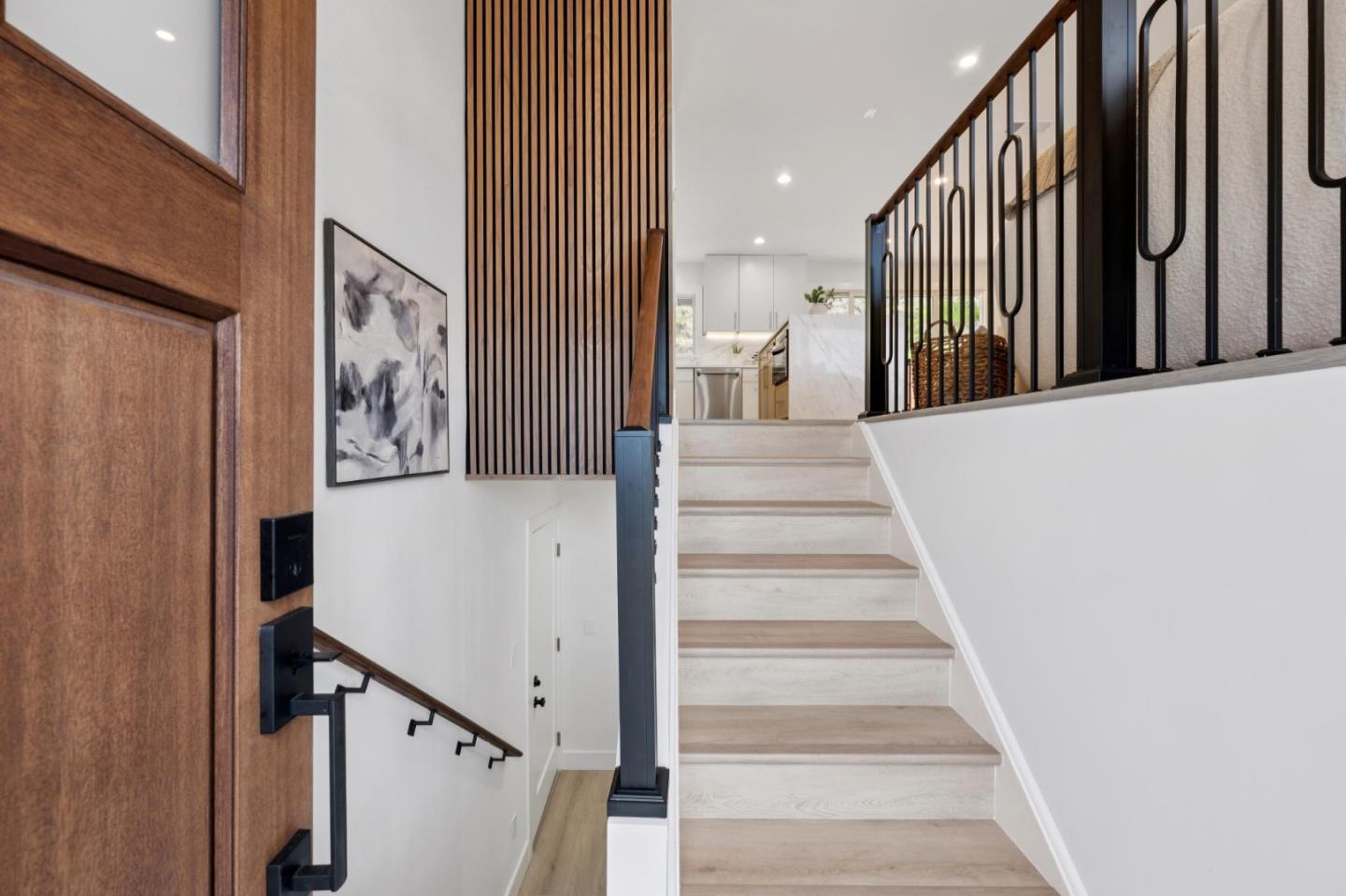 Detail Gallery Image 4 of 47 For 2 Celia Ct, Pacifica,  CA 94044 - 5 Beds | 3 Baths