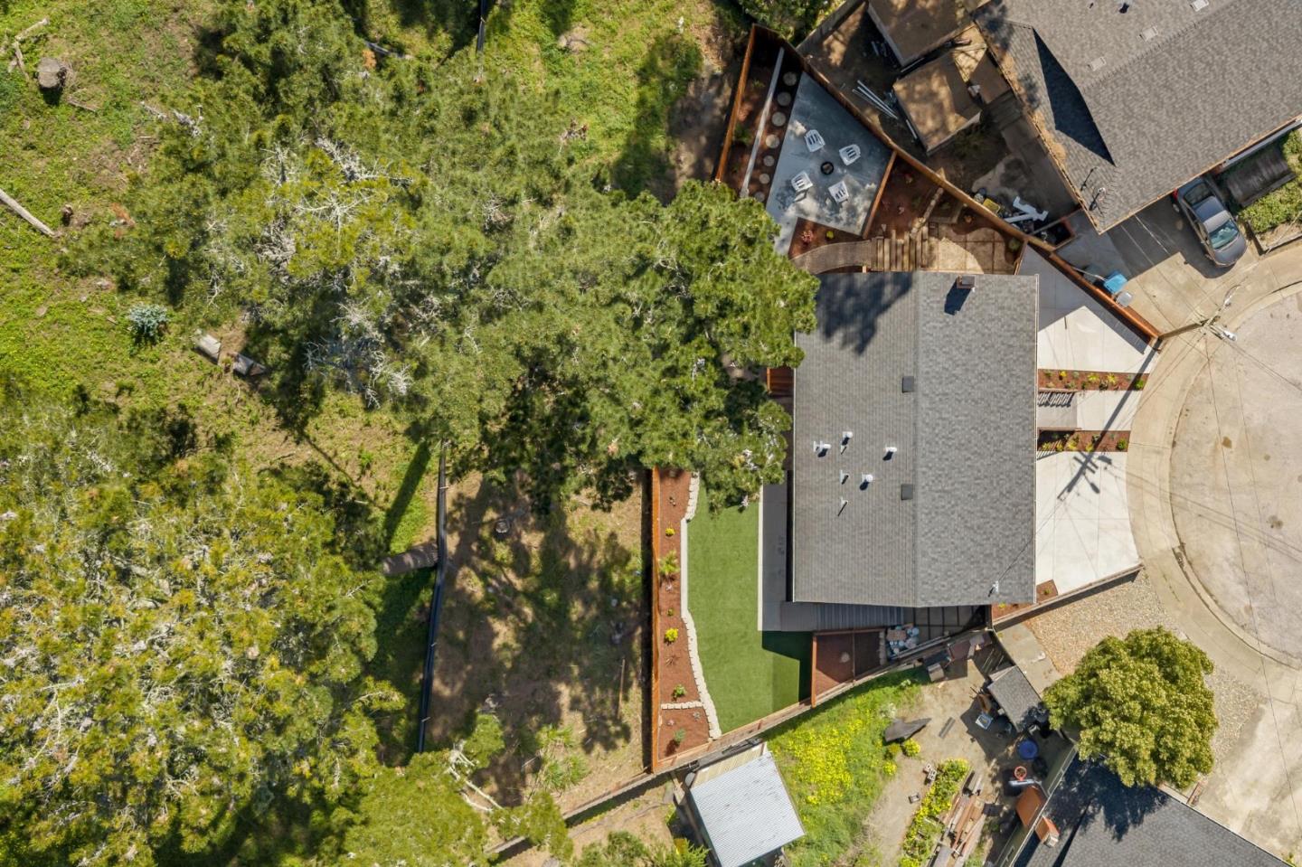 Detail Gallery Image 42 of 47 For 2 Celia Ct, Pacifica,  CA 94044 - 5 Beds | 3 Baths