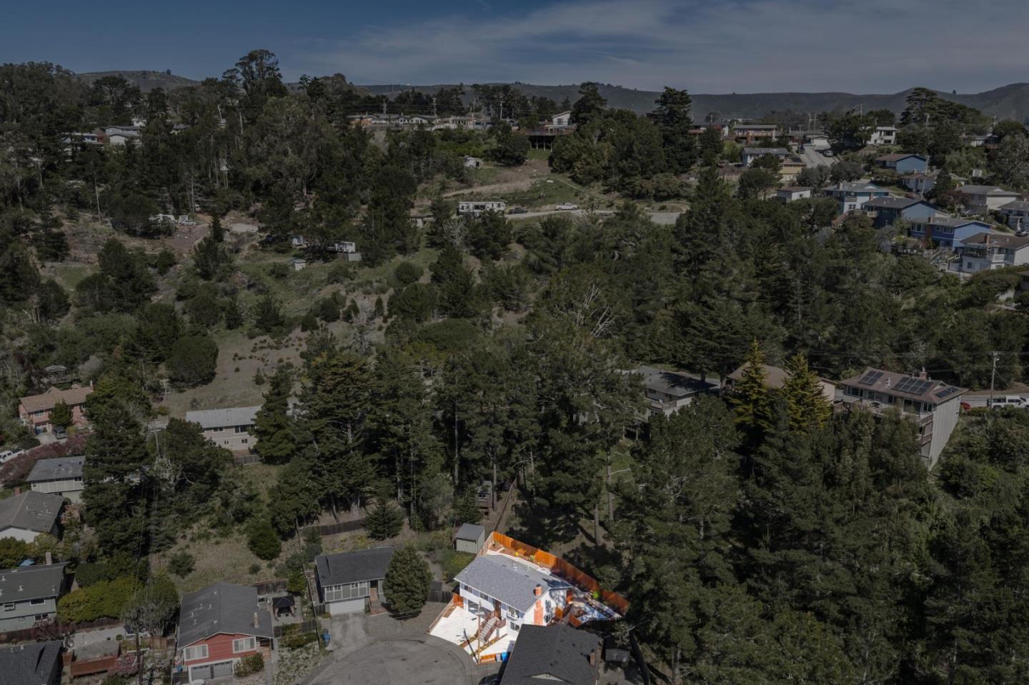 Detail Gallery Image 44 of 47 For 2 Celia Ct, Pacifica,  CA 94044 - 5 Beds | 3 Baths