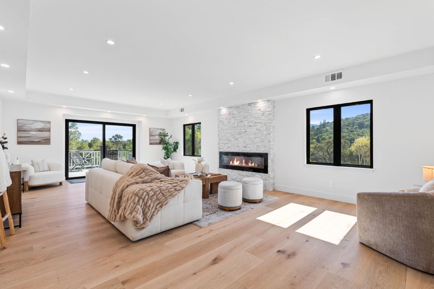 Detail Gallery Image 16 of 62 For 130 Wood Rd, Los Gatos,  CA 95030 - 6 Beds | 5/1 Baths