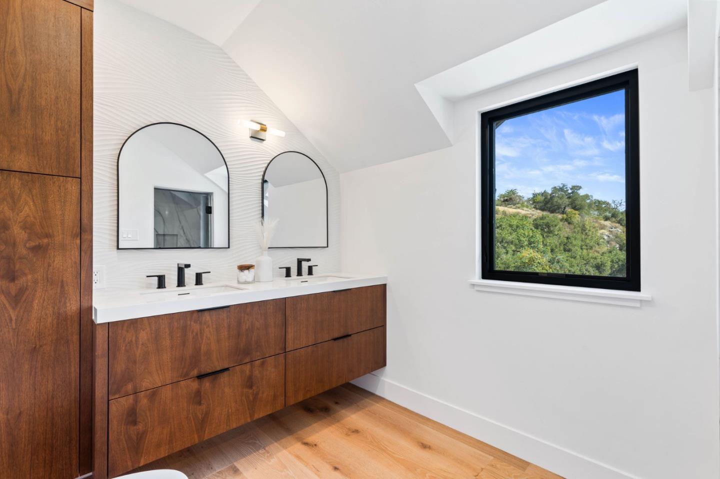 Detail Gallery Image 27 of 62 For 130 Wood Rd, Los Gatos,  CA 95030 - 6 Beds | 5/1 Baths