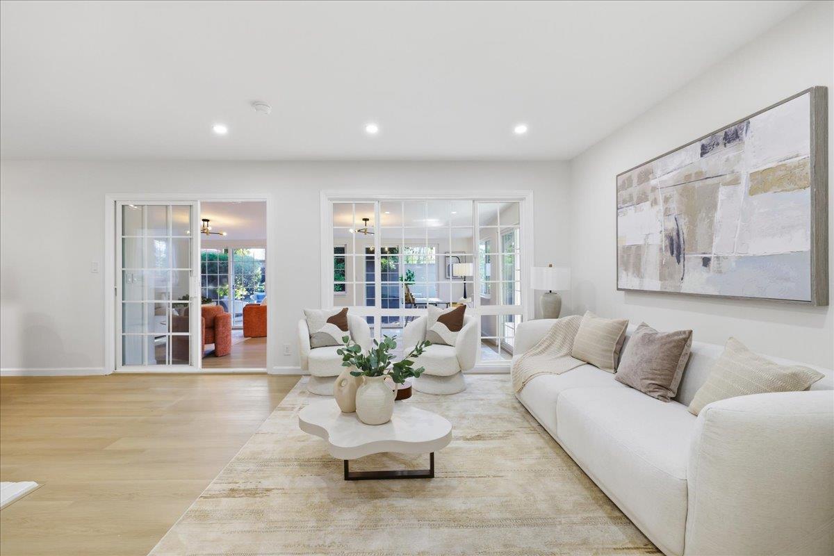 Front Image Thumbnail for ML82039882