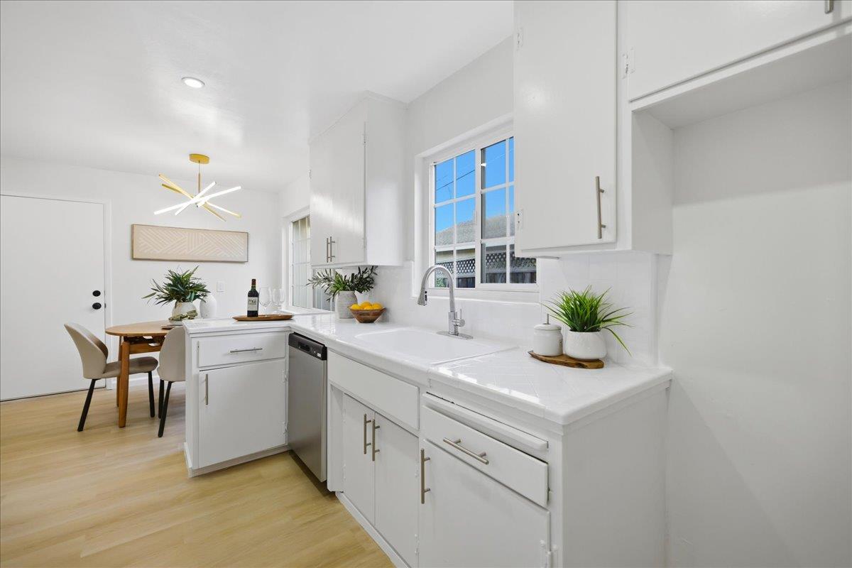 Detail Gallery Image 12 of 48 For 681 Coakley Dr, San Jose,  CA 95117 - 3 Beds | 2 Baths