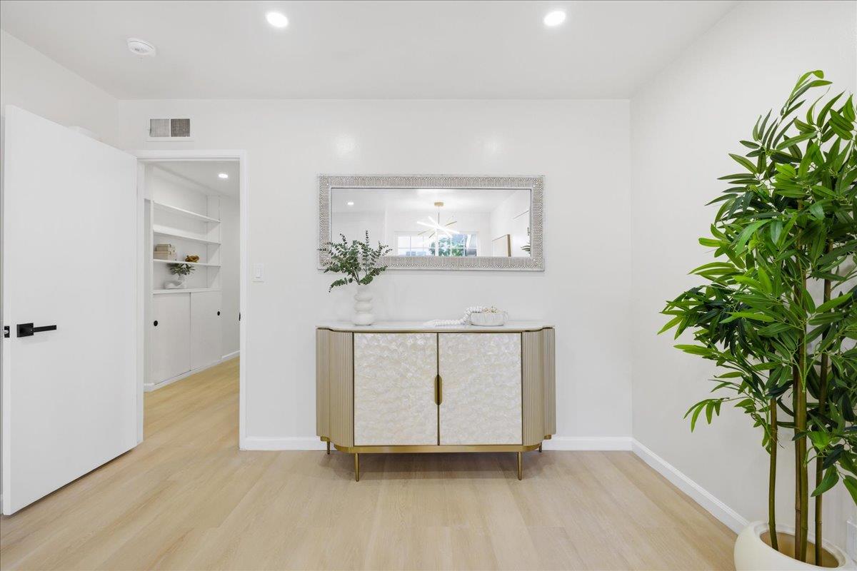 Detail Gallery Image 17 of 48 For 681 Coakley Dr, San Jose,  CA 95117 - 3 Beds | 2 Baths