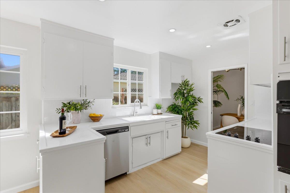 Detail Gallery Image 40 of 48 For 681 Coakley Dr, San Jose,  CA 95117 - 3 Beds | 2 Baths