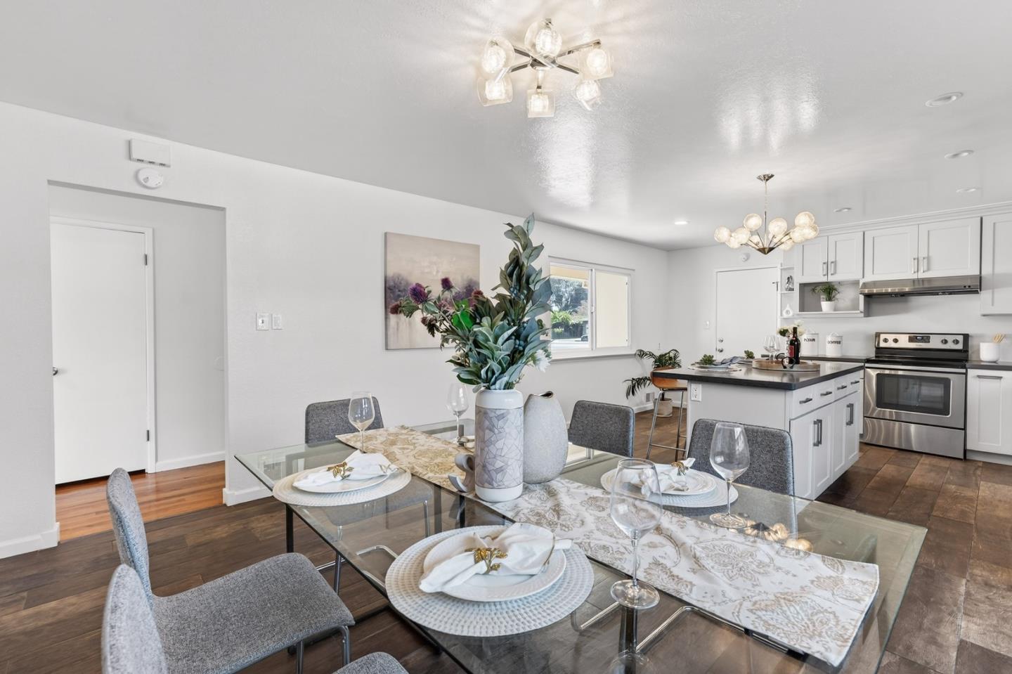 Detail Gallery Image 7 of 31 For 2135 W Hedding St, San Jose,  CA 95128 - 3 Beds | 2/1 Baths