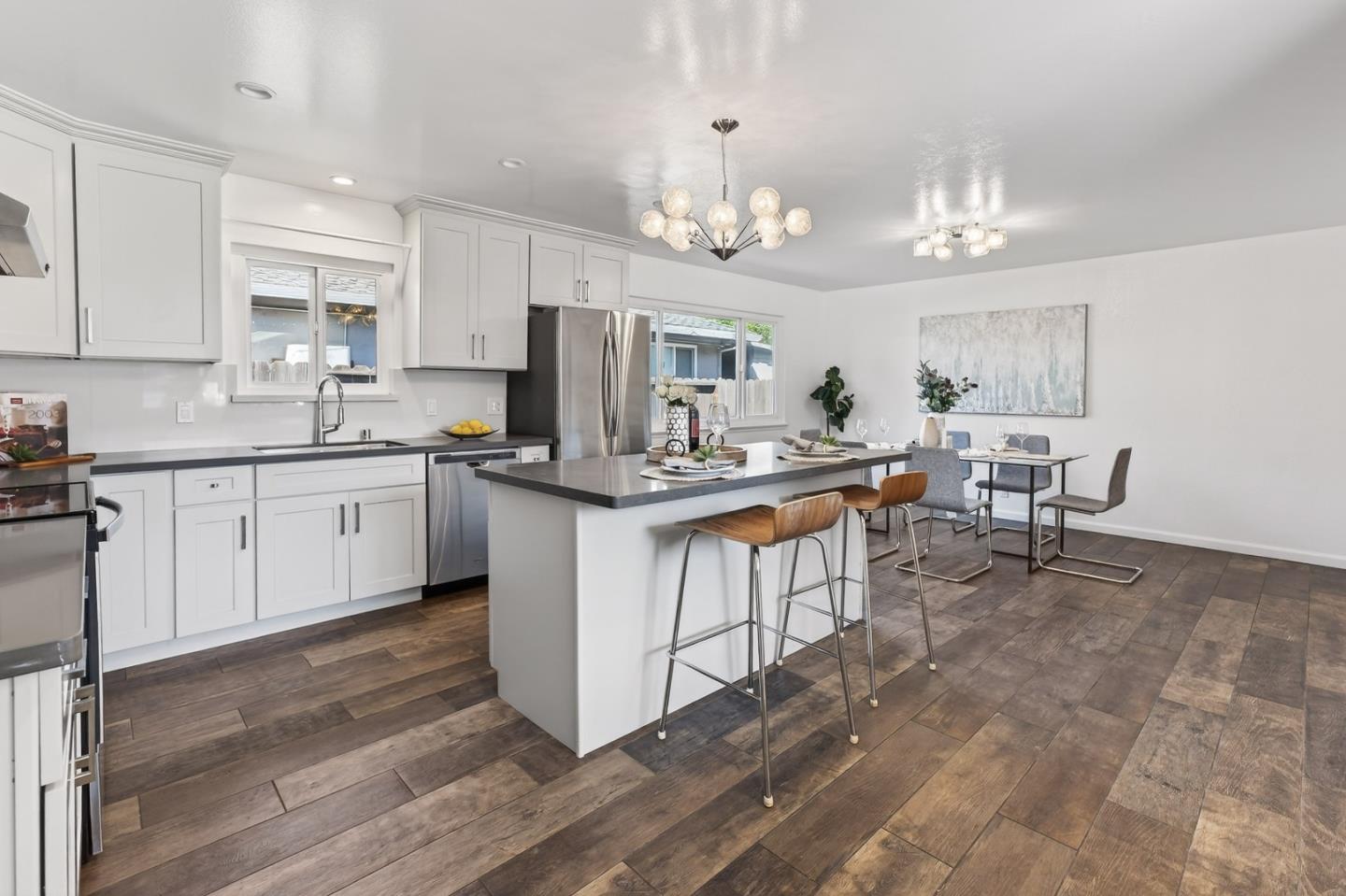 Detail Gallery Image 8 of 31 For 2135 W Hedding St, San Jose,  CA 95128 - 3 Beds | 2/1 Baths