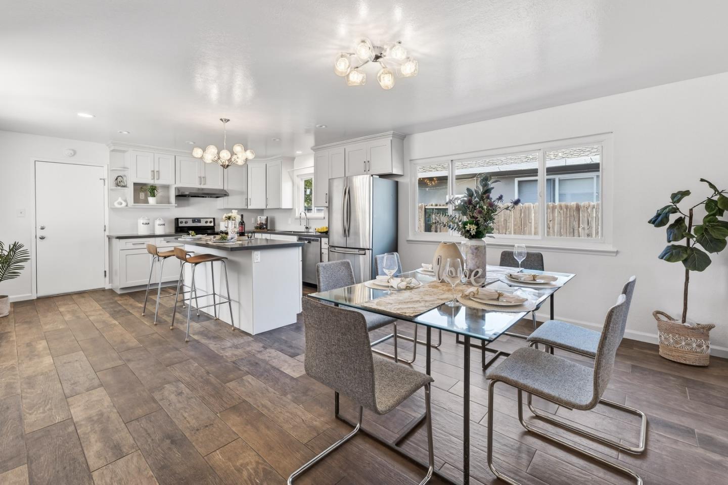 Detail Gallery Image 9 of 31 For 2135 W Hedding St, San Jose,  CA 95128 - 3 Beds | 2/1 Baths