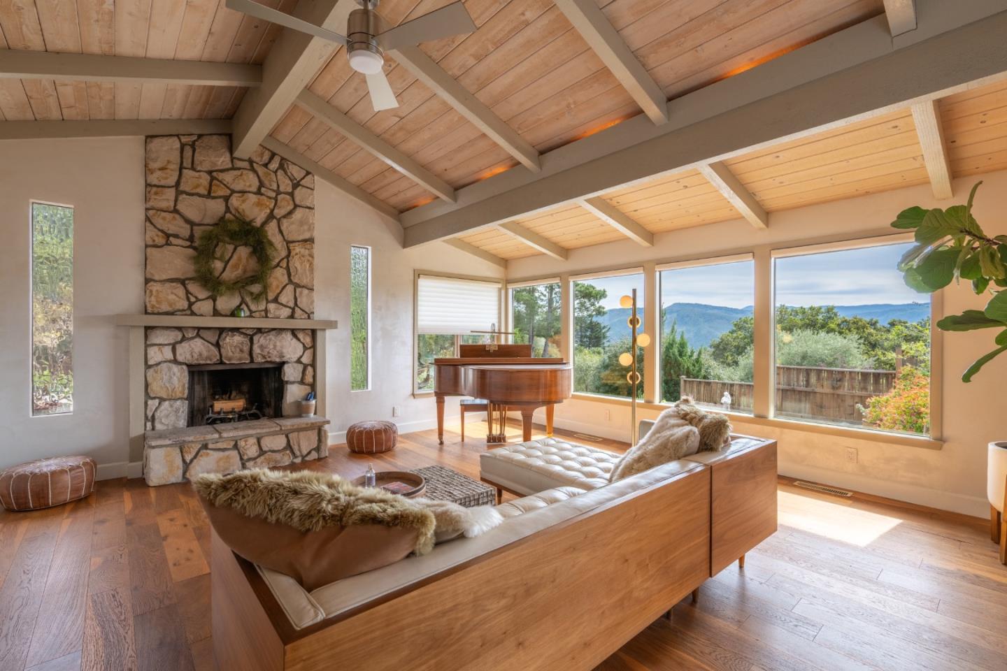 Detail Gallery Image 3 of 30 For 25390 Tierra Grande Dr, Carmel Valley,  CA 93923 - 3 Beds | 2/1 Baths