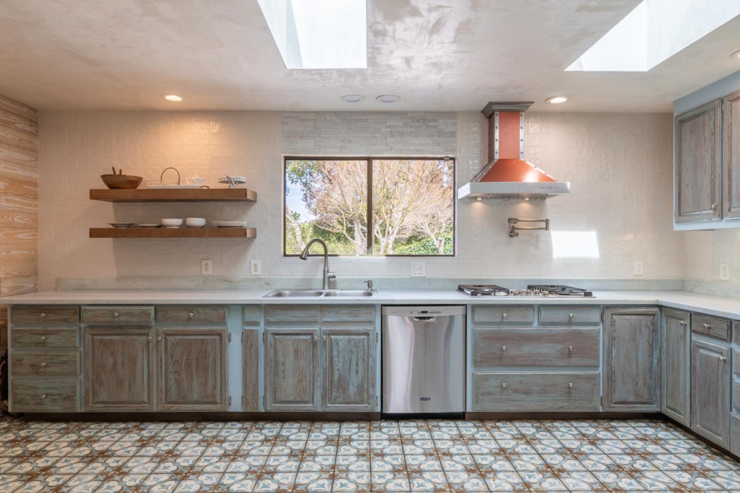 Detail Gallery Image 8 of 30 For 25390 Tierra Grande Dr, Carmel Valley,  CA 93923 - 3 Beds | 2/1 Baths