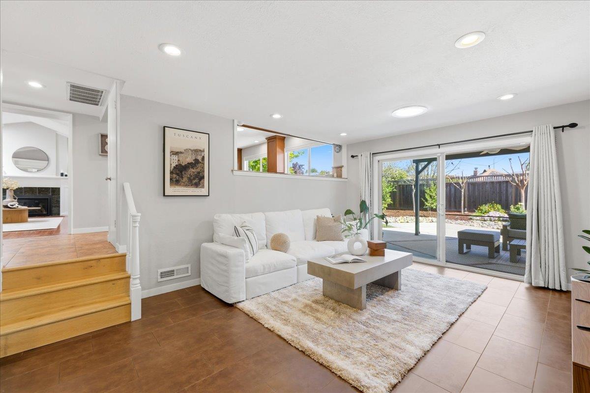 Detail Gallery Image 14 of 55 For 6644 Mount Hope Dr, San Jose,  CA 95120 - 4 Beds | 3 Baths