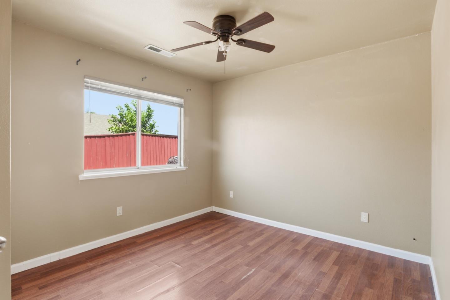 Detail Gallery Image 9 of 17 For 449 Sage Ct, Soledad,  CA 93960 - 4 Beds | 2 Baths