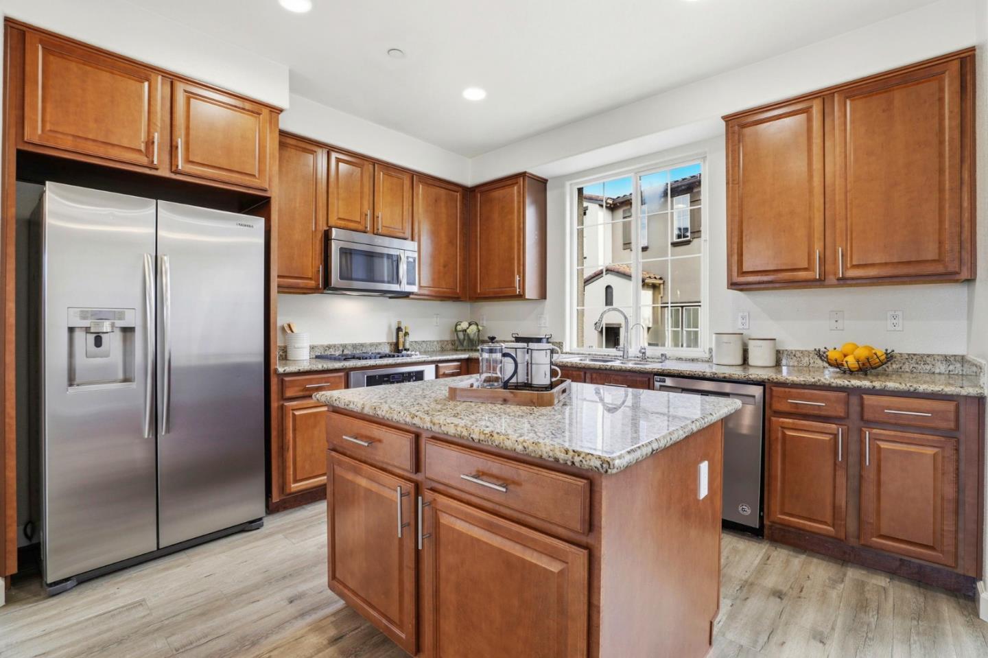 Detail Gallery Image 4 of 41 For 500 Alvarez Cmn, Milpitas,  CA 95035 - 3 Beds | 2 Baths