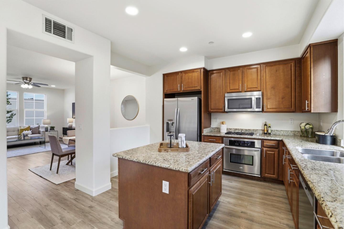 Detail Gallery Image 7 of 41 For 500 Alvarez Cmn, Milpitas,  CA 95035 - 3 Beds | 2 Baths