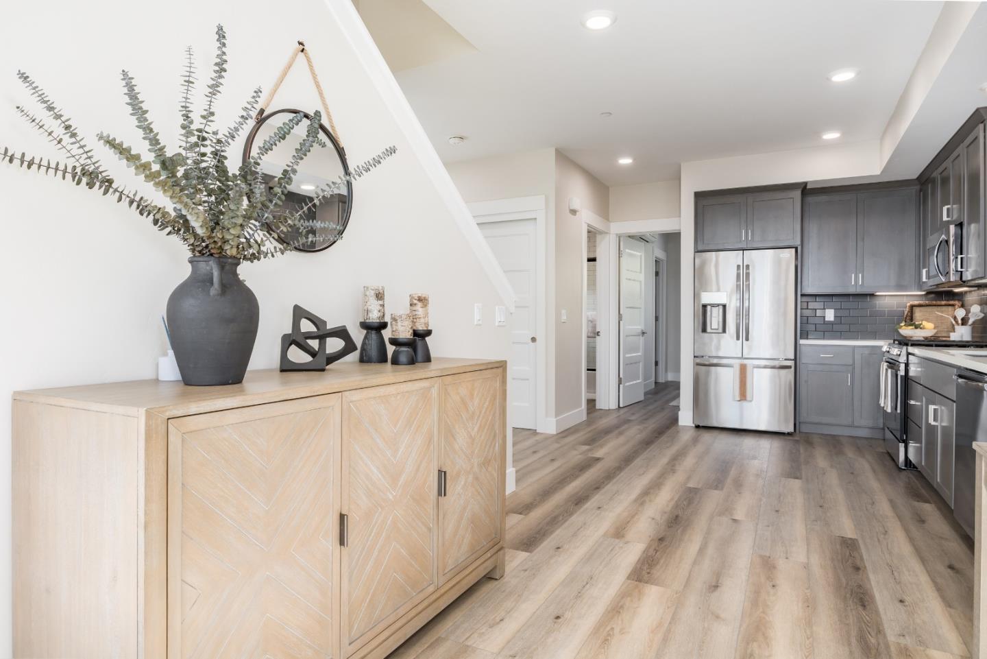 Detail Gallery Image 10 of 30 For 131 Aptos Village #4,  Aptos,  CA 95003 - 2 Beds | 2/1 Baths