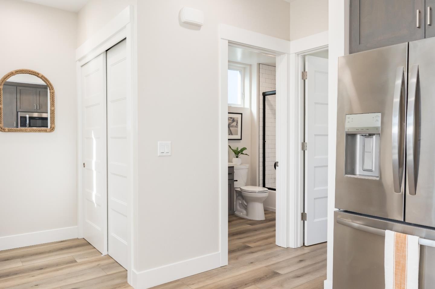 Detail Gallery Image 5 of 30 For 131 Aptos Village #4,  Aptos,  CA 95003 - 2 Beds | 2/1 Baths