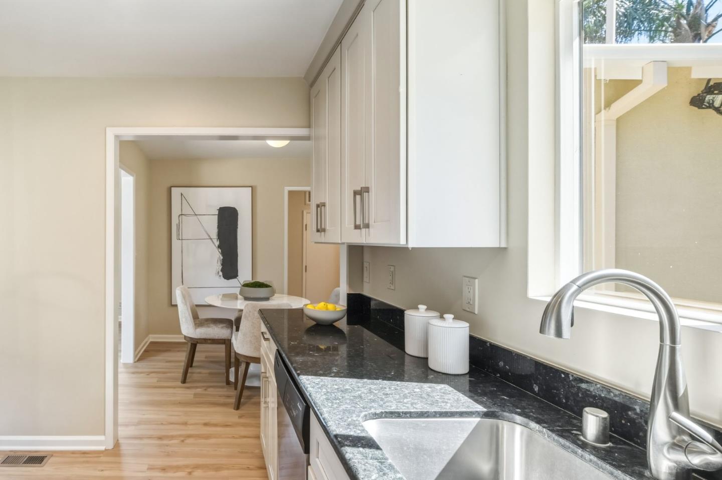 Detail Gallery Image 13 of 32 For 470 Bell St, East Palo Alto,  CA 94303 - 3 Beds | 2 Baths