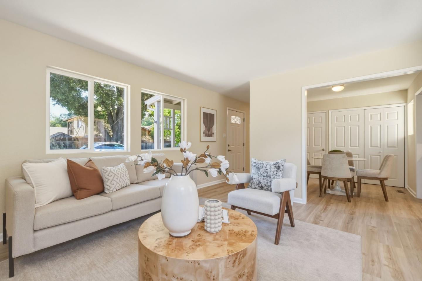 Detail Gallery Image 4 of 32 For 470 Bell St, East Palo Alto,  CA 94303 - 3 Beds | 2 Baths