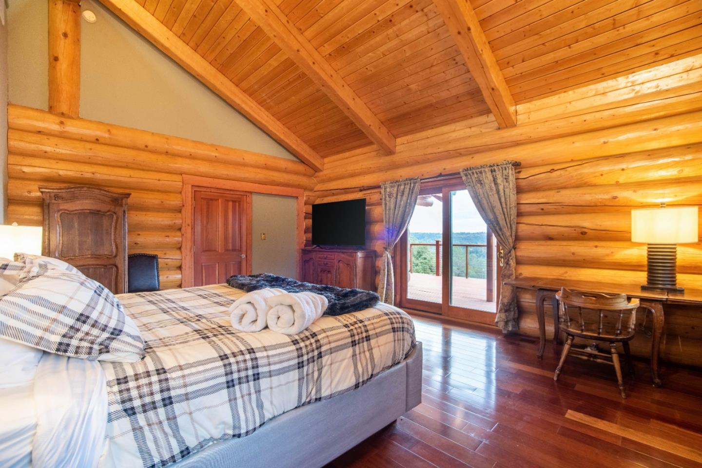 Detail Gallery Image 15 of 44 For 19860 Camino Del Aparicio, Fiddletown,  CA 95629 - 4 Beds | 3/1 Baths